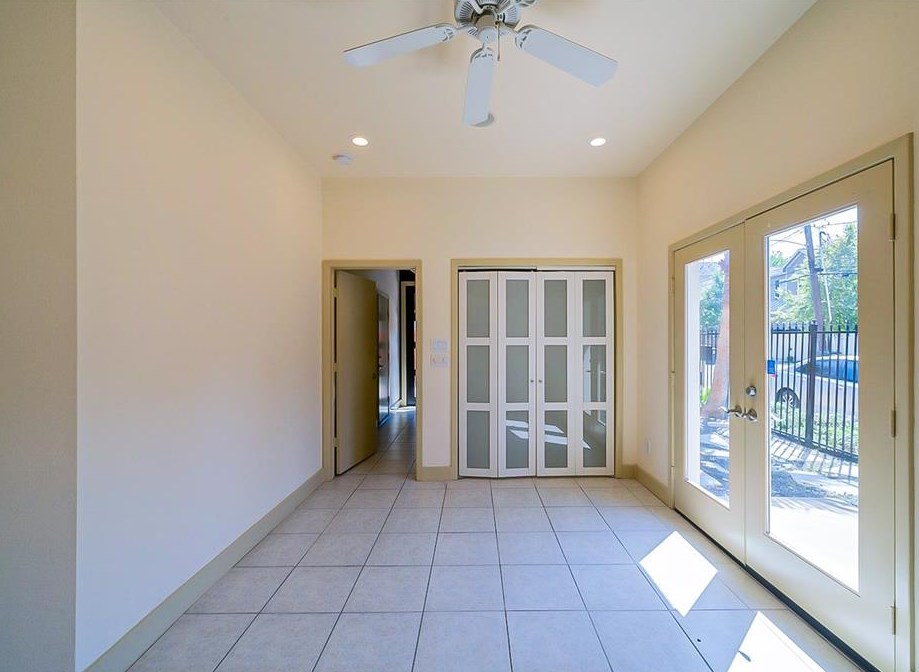 5624 Darling St, Houston TX  77007-1828 exterior