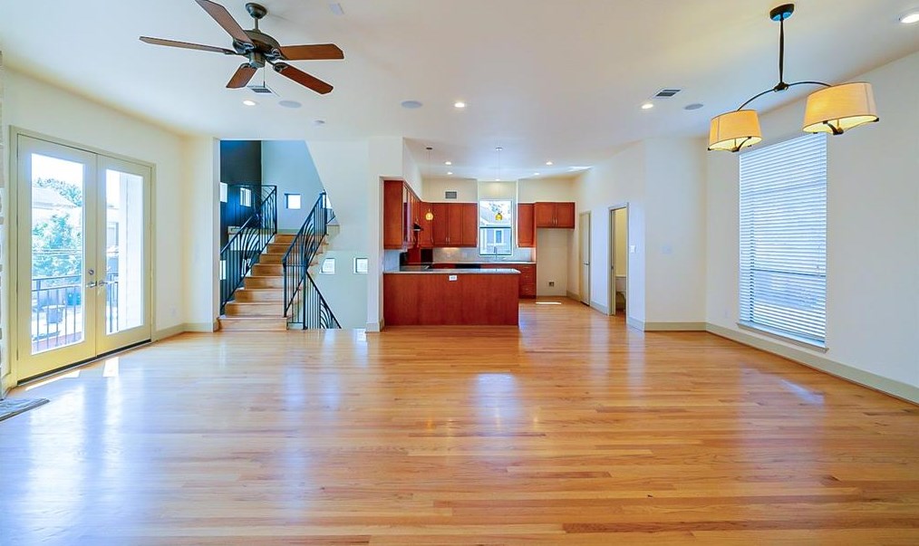 5624 Darling St, Houston TX  77007-1828 exterior