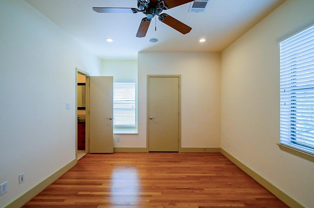 5624 Darling St, Houston TX  77007-1828 exterior