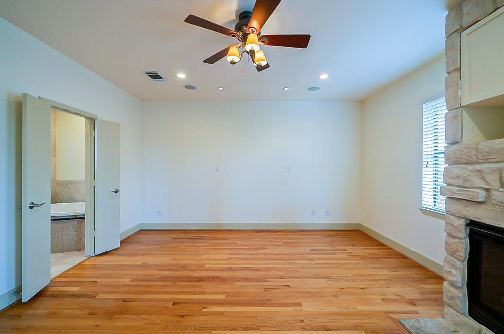 5624 Darling St, Houston TX  77007-1828 exterior