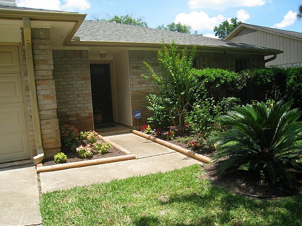 3103 Sam Houston Dr, Sugar Land, TX 77479