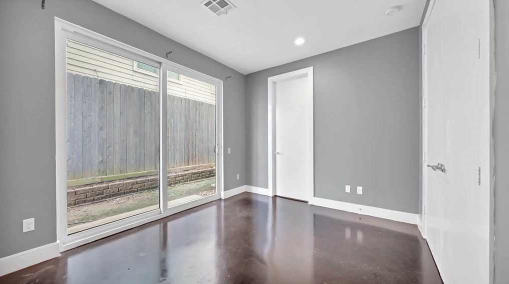 2384 Commerce St, Houston TX  77003-1537 exterior