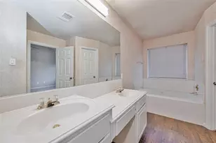 16310 Blossomwood Ln, Sugar Land, TX 77498 - Photo 34