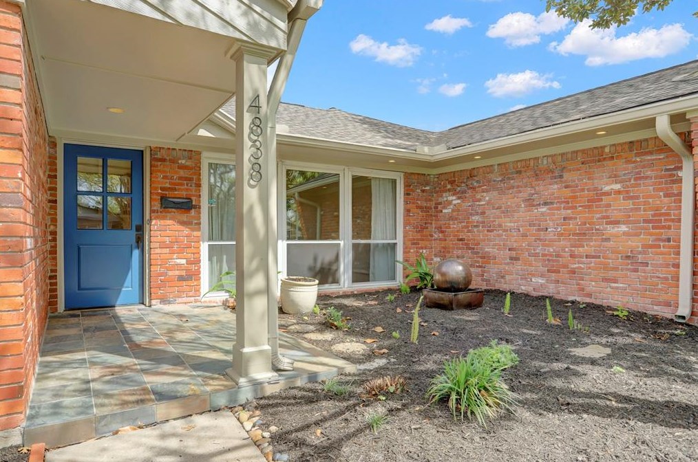 4838 Waycross Dr, Houston TX  77035-3508 exterior