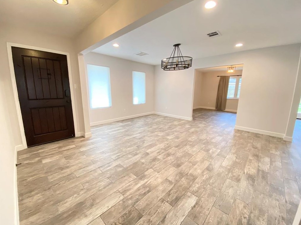 210 Leaflet Ln, Spring TX  77388-5958 exterior