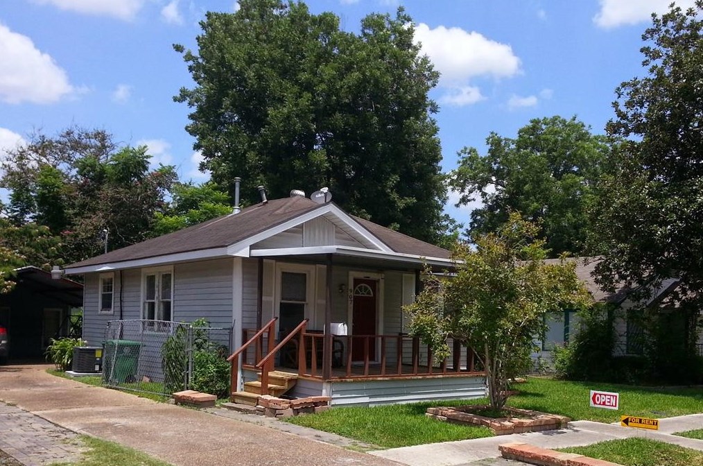 907 E 24th St, Houston, TX 77009