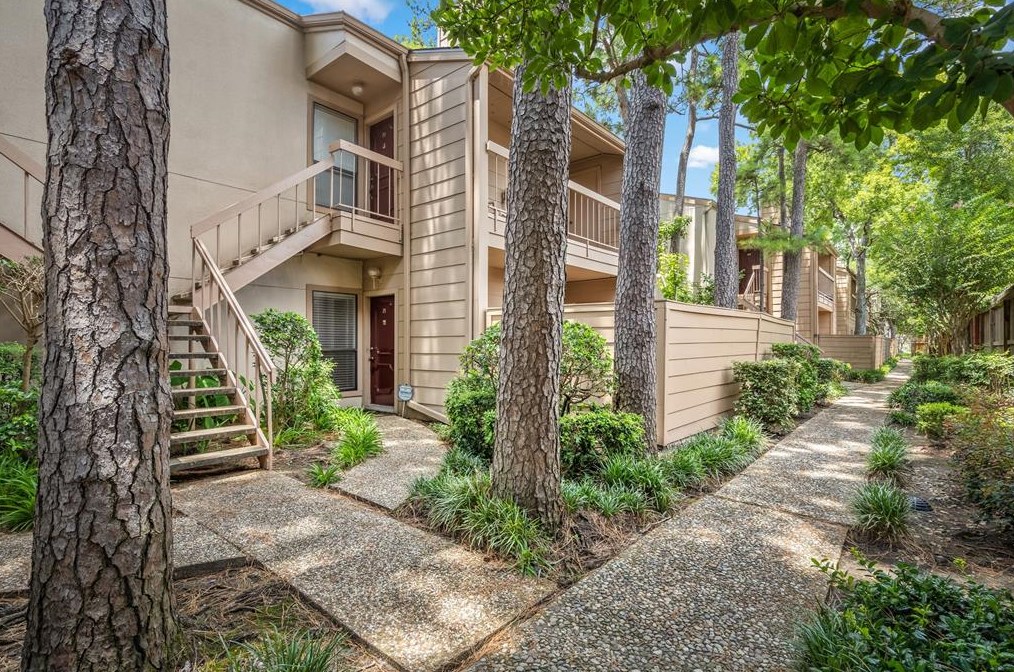 2125 Augusta Dr Apt 71, Houston, TX 77057