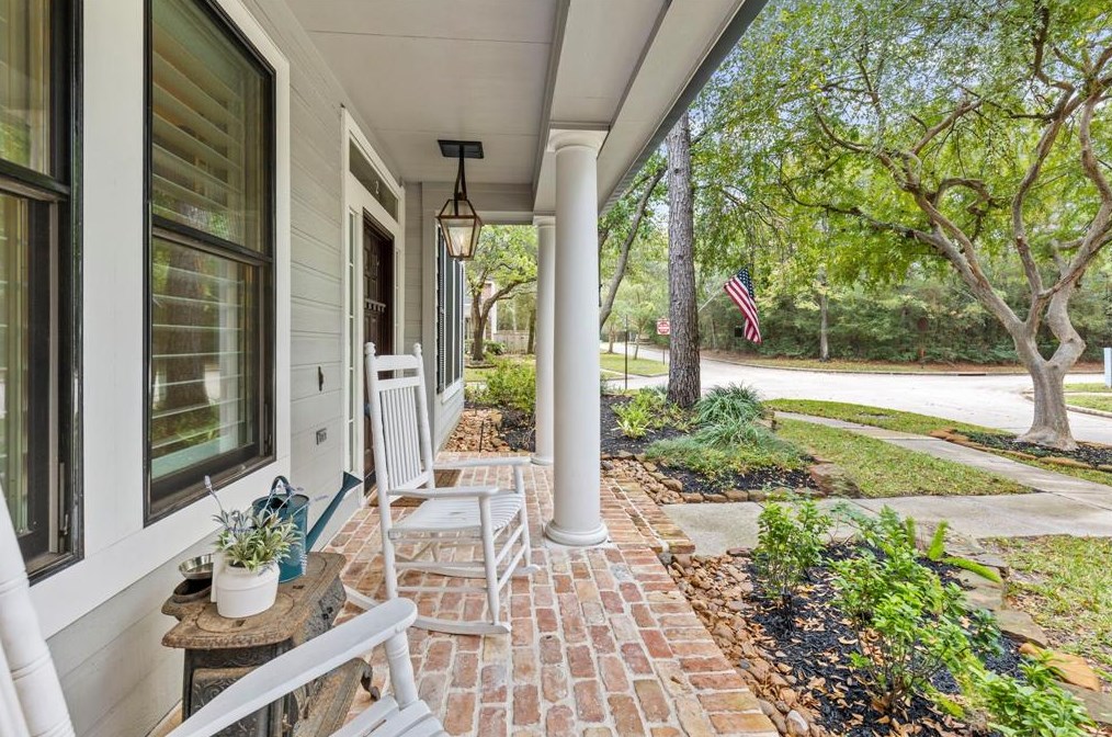 2 Cottage Green St, Spring TX  77382-1184 exterior