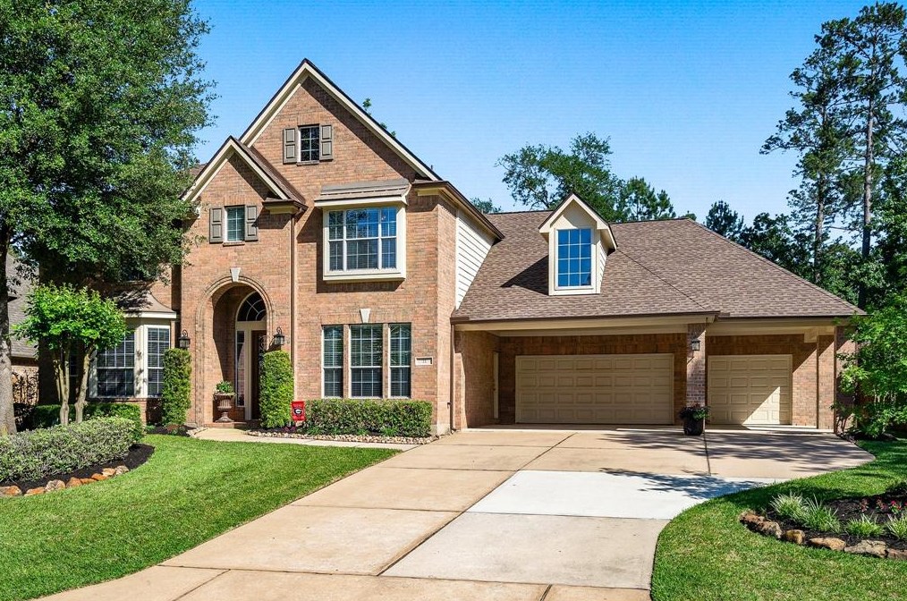 11 Wooded Path Pl, Spring, TX 77382