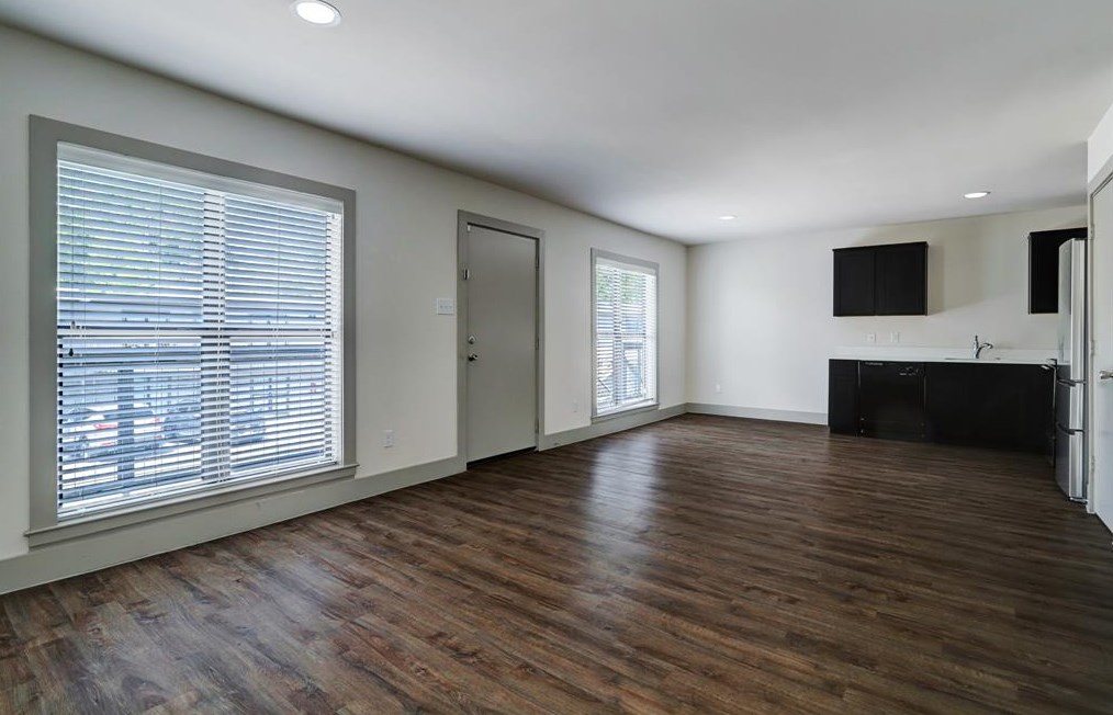 4300 Rosslyn Rd #24, Houston, TX 77018