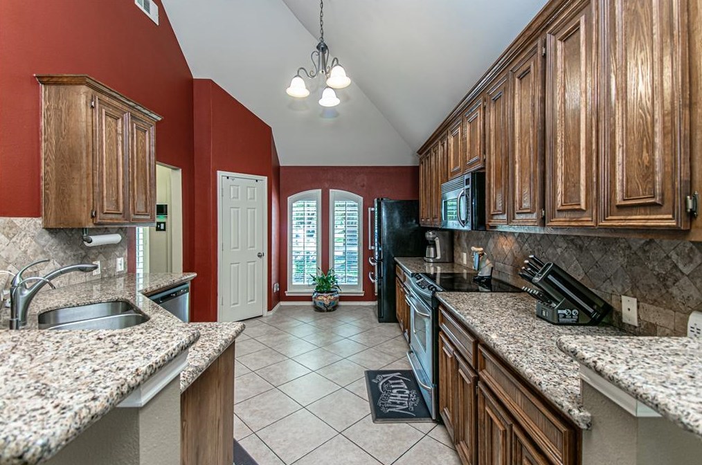 15815 Azalea Shr Ct, Houston TX  77044-1161 exterior