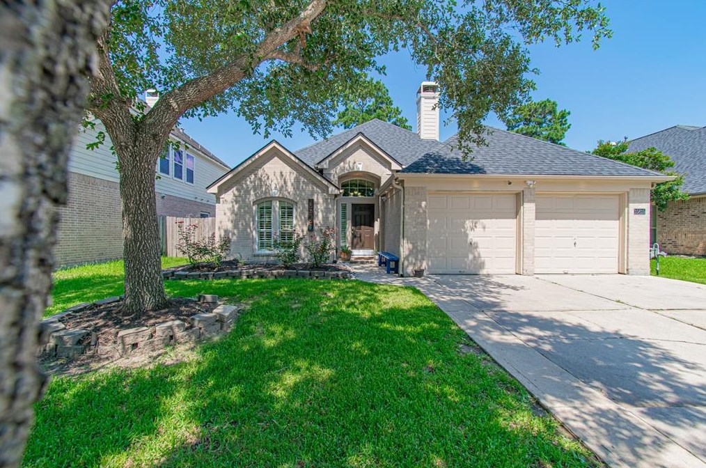 15815 Azalea Shores Ct, Houston, TX 77044-1159