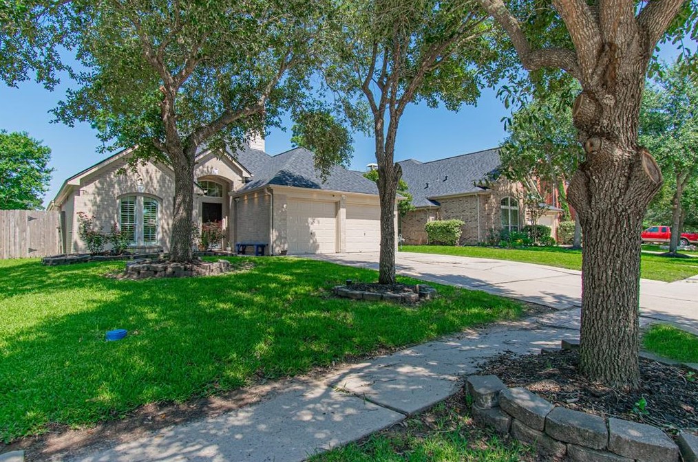 15815 Azalea Shr Ct, Houston TX  77044-1161 exterior