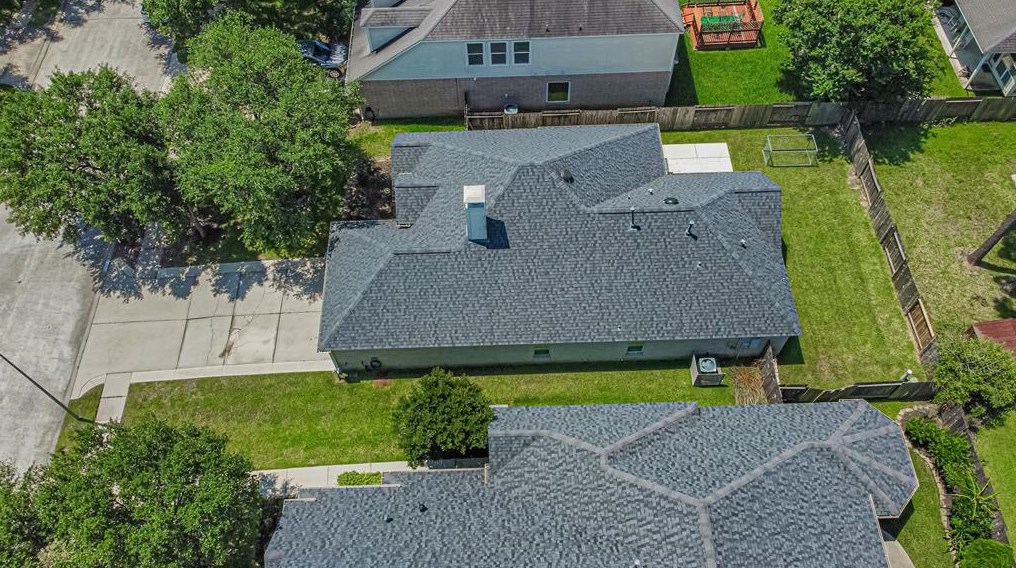 15815 Azalea Shr Ct, Houston TX  77044-1161 exterior