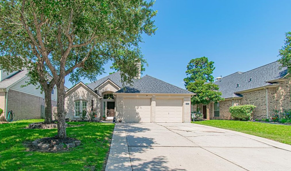 15815 Azalea Shores Ct, Houston TX  77044-1159 exterior
