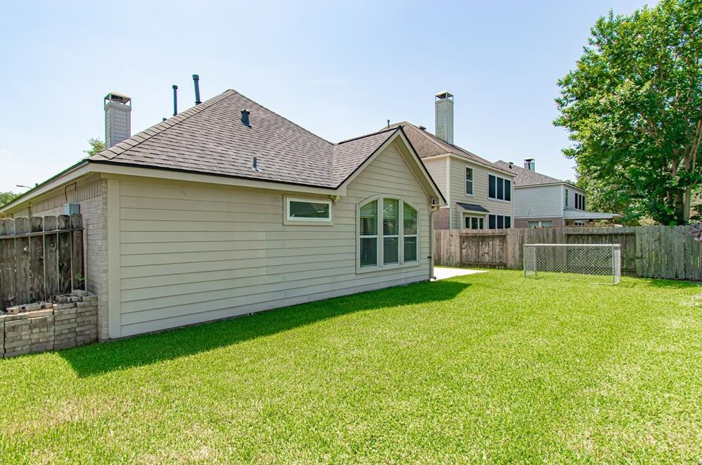 15815 Azalea Shr Ct, Houston TX  77044-1161 exterior
