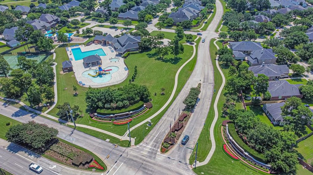 15815 Azalea Shr Ct, Houston TX  77044-1161 exterior