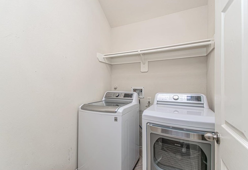 15815 Azalea Shr Ct, Houston TX  77044-1161 exterior