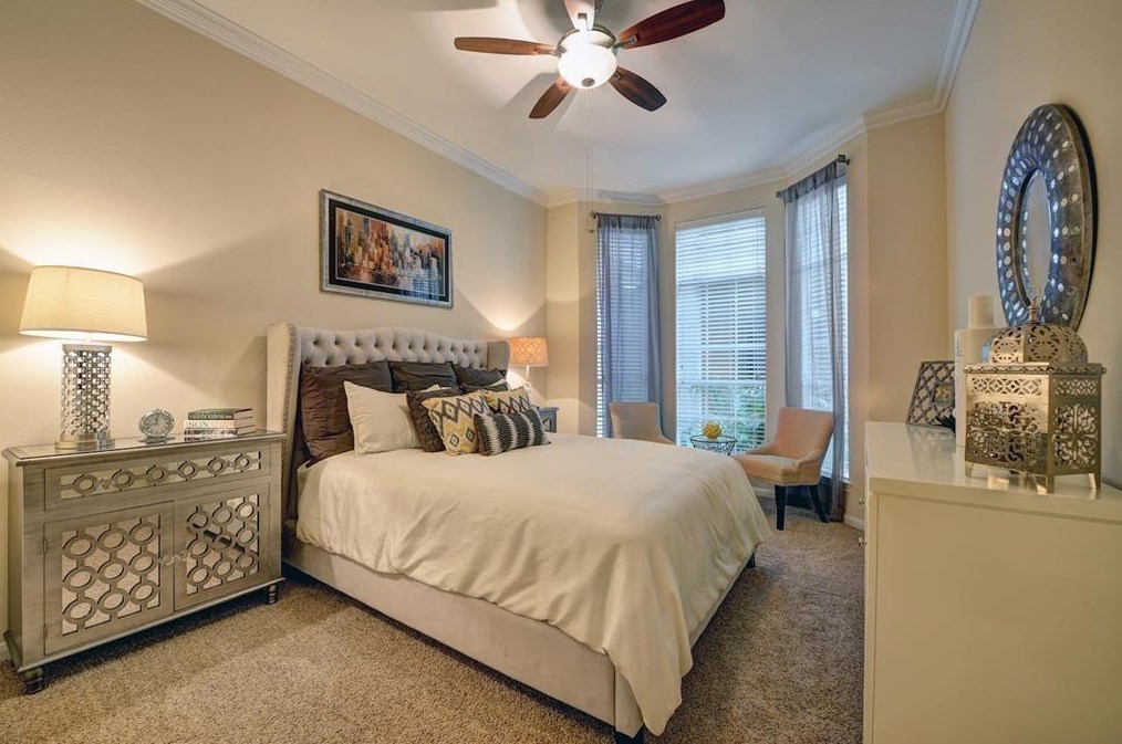 5353 Memorial Dr #3055, Houston, TX 77007