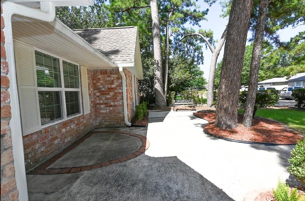 9515 Ballin David Dr, Spring TX  77379-3801 exterior