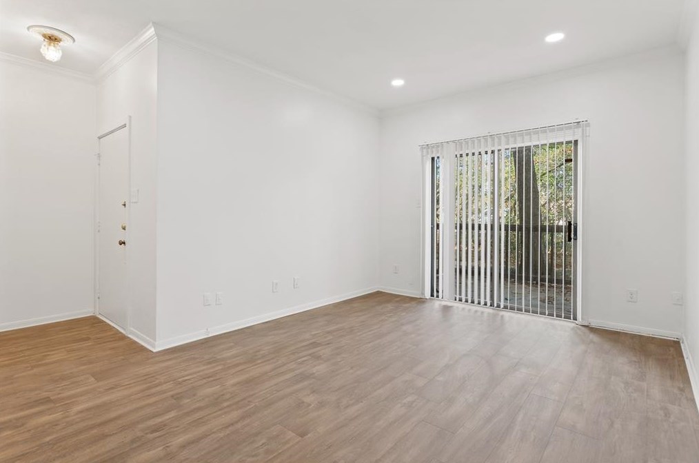 11711 Memorial Dr Apt 387, Houston, TX 77024