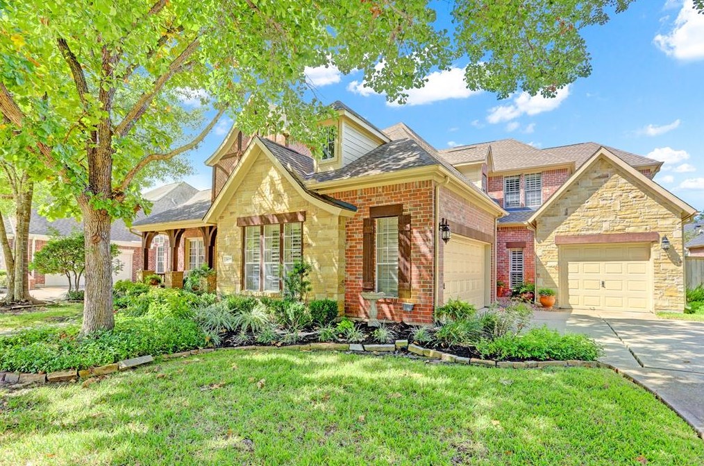 1607 Forest Fern Ct, Sugar Land, TX 77479-6490
