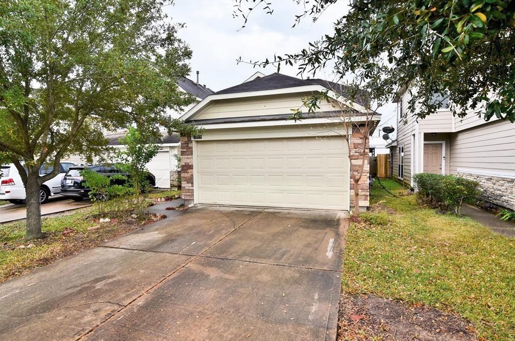 12615 Crystal Rock Ct, Houston, TX 77072