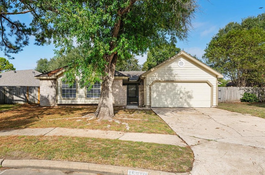 15810 Locust Grove Dr, Houston, TX 77095