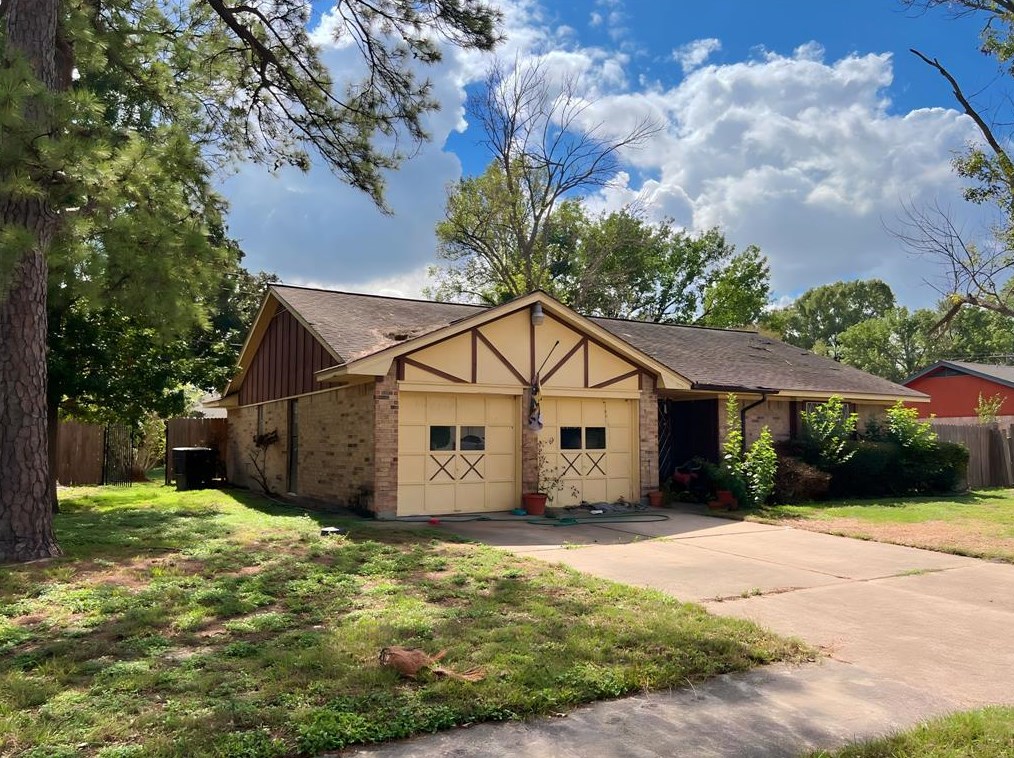 7403 Shady Arbor Ln, Houston, TX 77040-4607