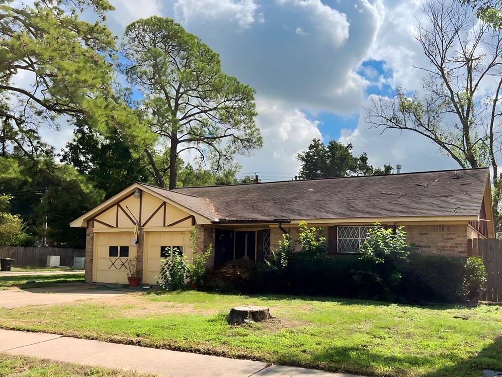 7403 Shady Arbor Ln, Houston TX  77040-4208 exterior