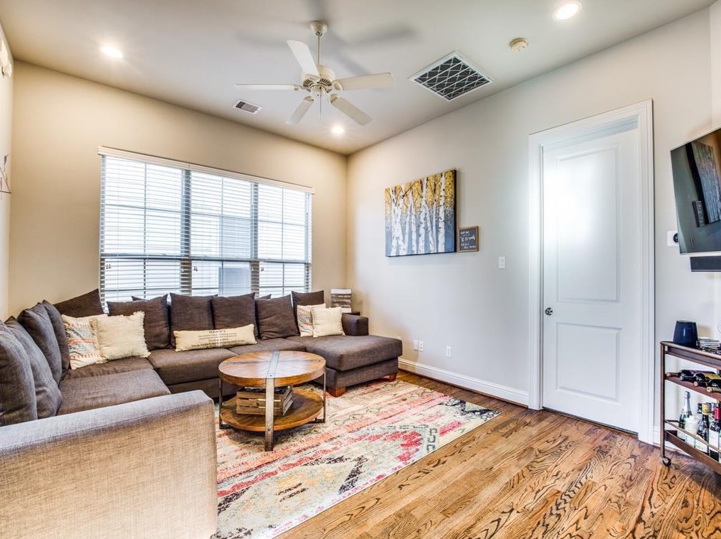 1246 Sampson St, Houston TX  77003-3902 exterior