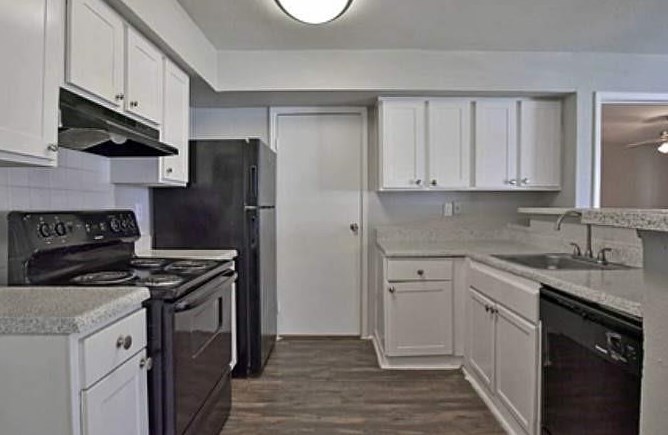 505 Wells Fargo Dr #1605, Houston, TX 77090