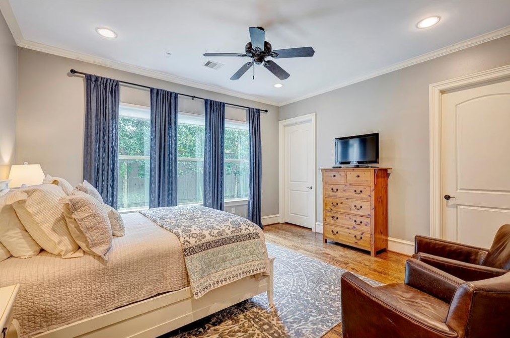 6219 Ella Lee Ln, Houston TX  77019-6310 exterior