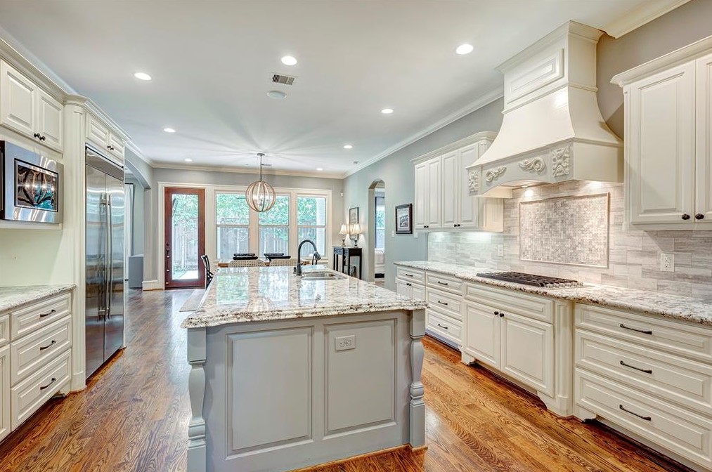 6219 Ella Lee Ln, Houston TX  77019-6310 exterior