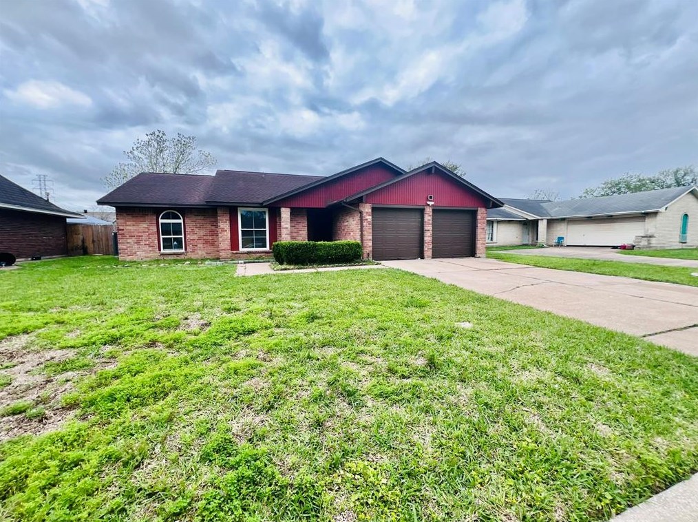 10418 Sageyork Dr, Houston, TX 77089