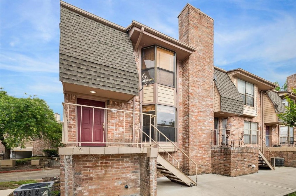 2211 Place Rebecca Ln, Houston, TX 77090-1033