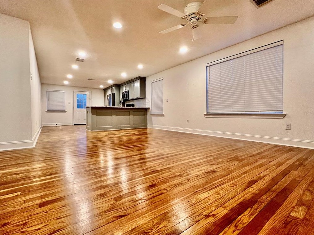 212 Milwaukee St, Houston TX  77009-1869 exterior