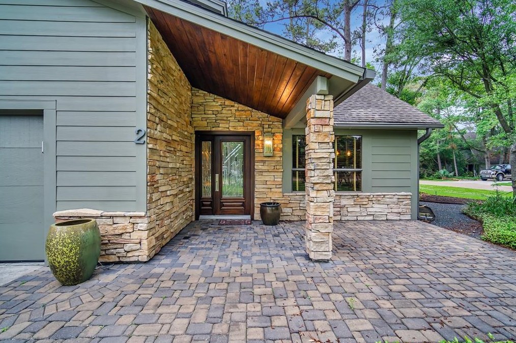 2 Kino Ct, Spring TX  77380-1422 exterior