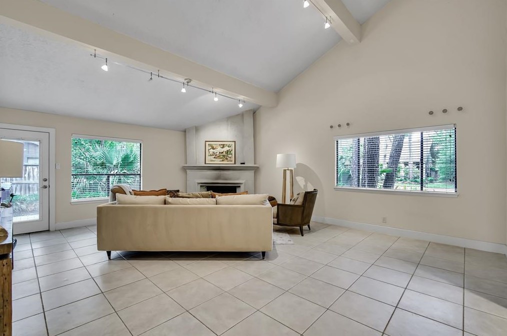 2 Kino Ct, Spring TX  77380-1422 exterior