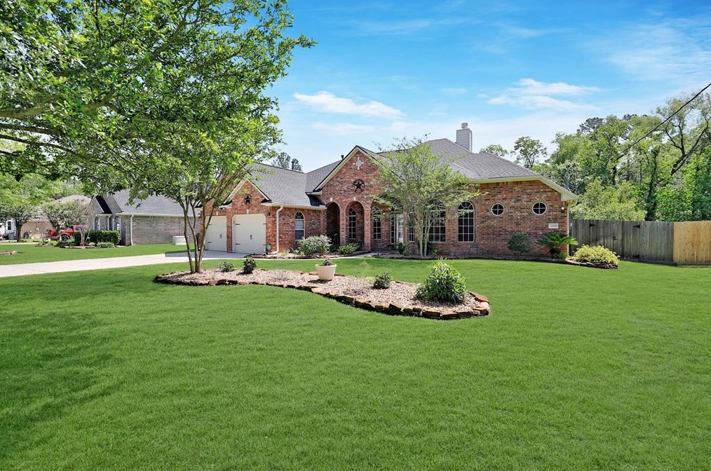 32510 Riverwood Dr, Magnolia, TX 77354