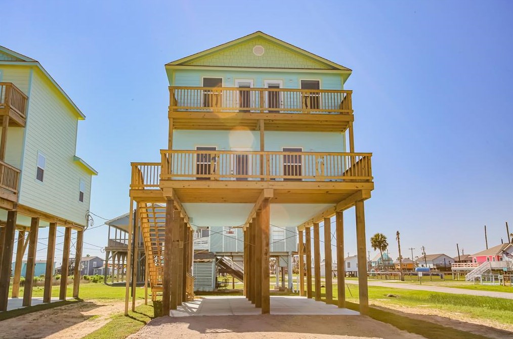 331 Caisson St, Jones Creek TX  77541-9262 exterior