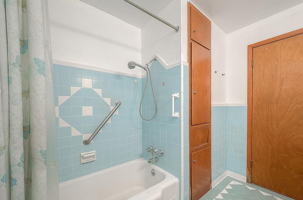 830 27 St, Houston TX  77008-2201 exterior