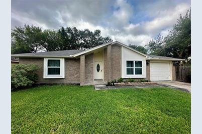 2502 Drummer Drive, League City, TX 77573 - Photo 1