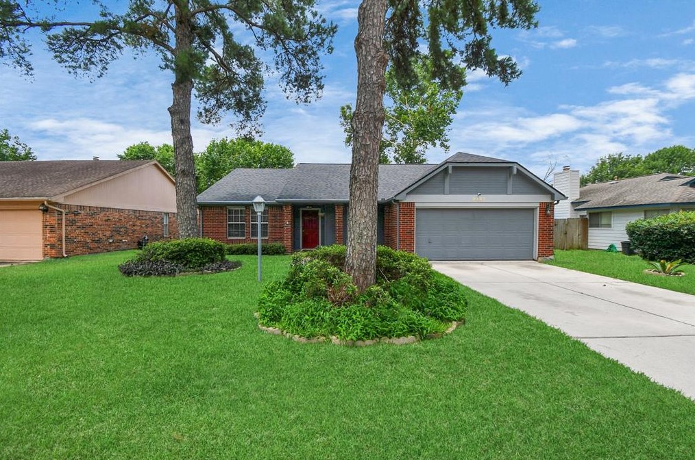 9107 Rippling Fields Dr, Houston TX  77064-4858 exterior