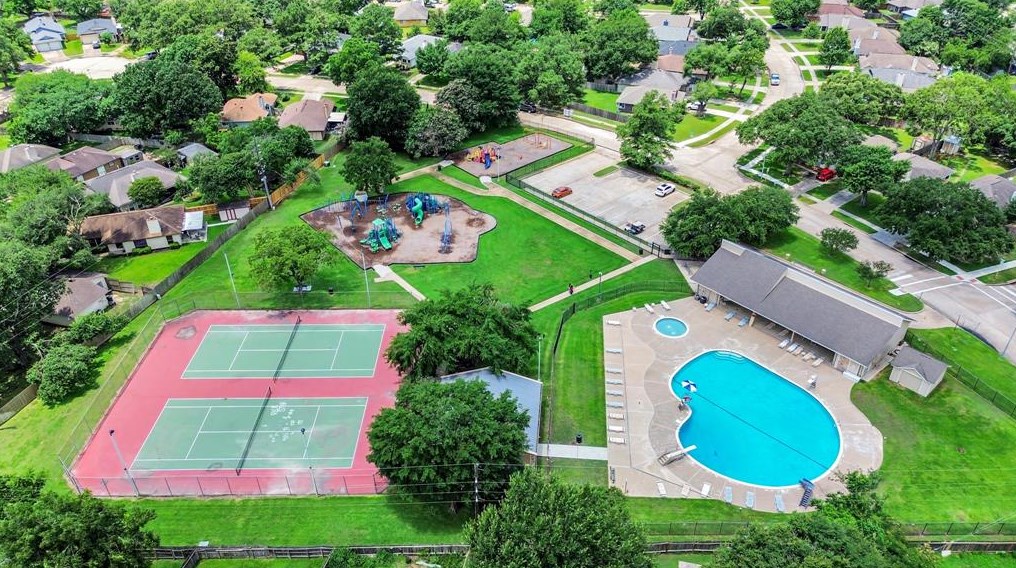 9107 Rippling Fld Dr, Houston TX  77064-4840 exterior