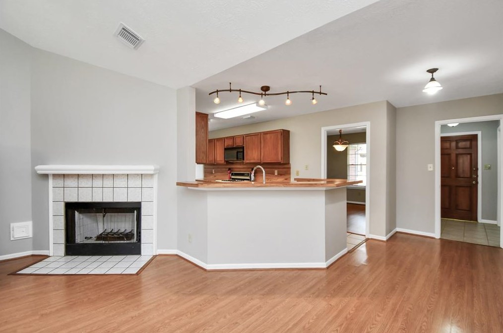 9107 Rippling Fld Dr, Houston TX  77064-4840 exterior
