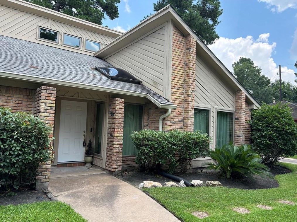 15702 Oxenford Dr, Tomball, TX 77377