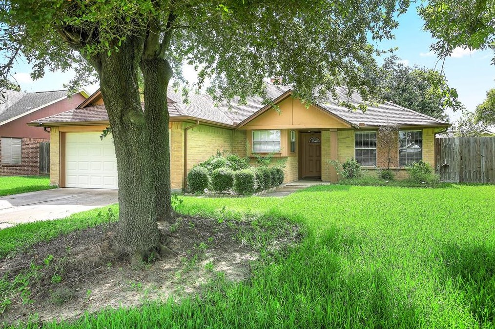 2510 Park Meadows Ave, Deer Park, TX 77536