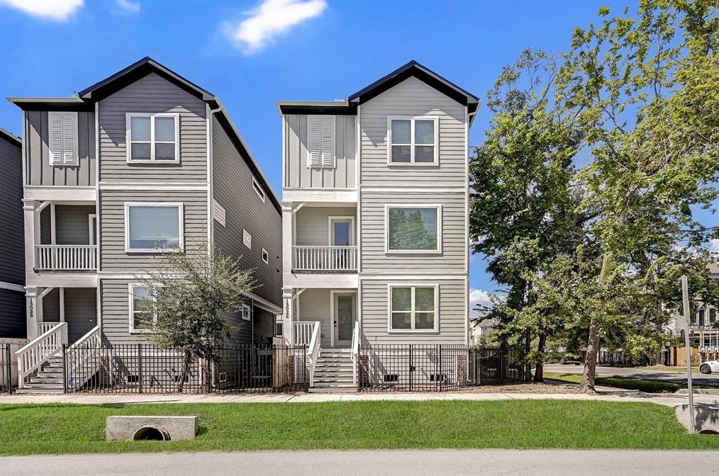 1302 W 24th St, Houston, TX 77008