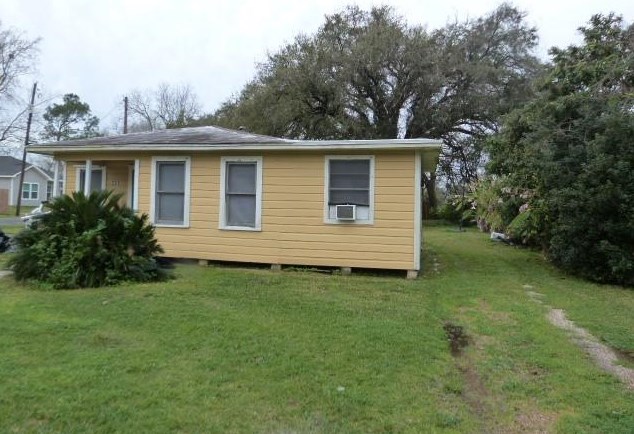 231 S Bell Dr, Texas City, TX 77591